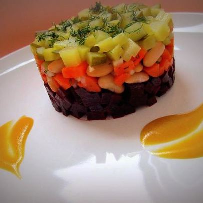 Салат винегрет под одноименным соусом