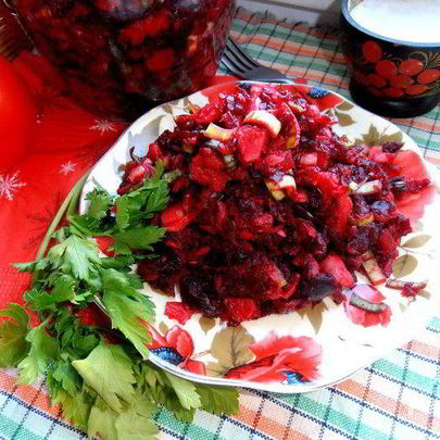 Салат Винегретный мотив с пикантной заправкой