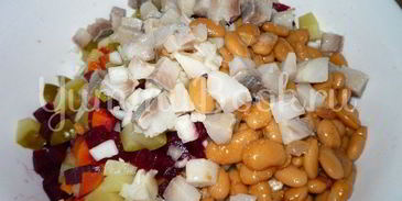 винегрет с сельдью и консервированной фасолью