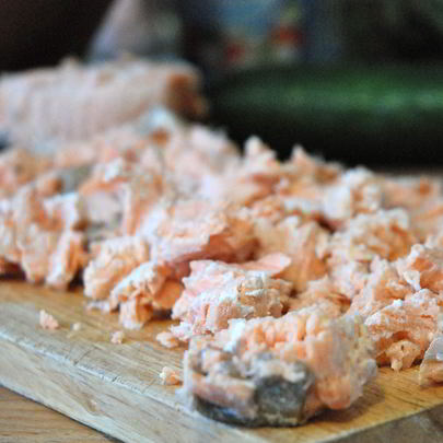 Зеленый салат с семгой и фетой