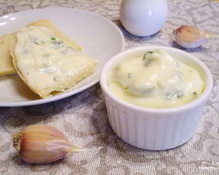 Домашний майонез на курином яйце с чесноком и зеленью