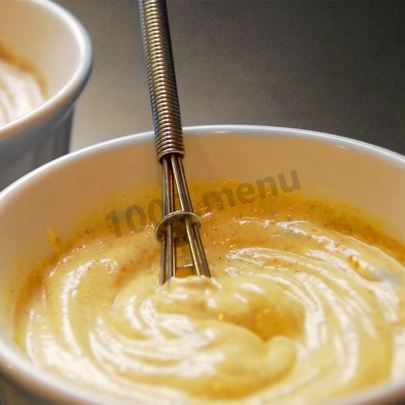 Домашний майонез с вареным яичным желтком и горчицей