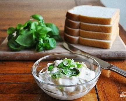 Майонез с чесноком