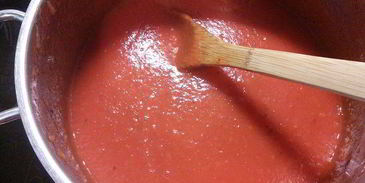 домашний томатно-яблочный кетчуп со свежими пряными травами