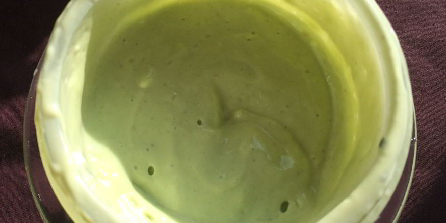 Рецепт салатной заправки из авокадо с тархуном