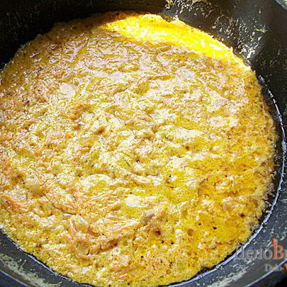 Сметанный соус с морковкой и луком