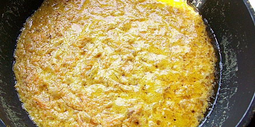 Рецепт сметанного соуса с морковкой и луком