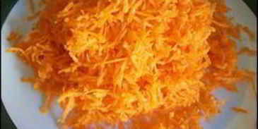 сметанный соус с морковкой и луком