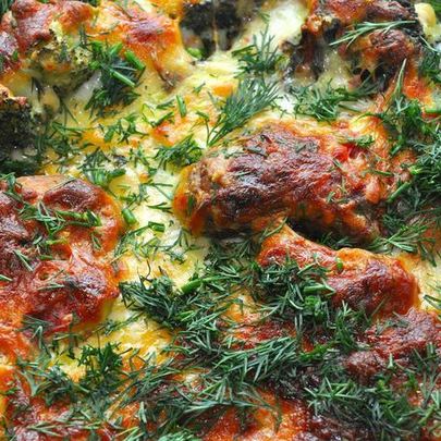 Куриные полпетты под сальсой и бешамель