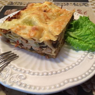 Мясная лазанья с бешамель и болонезе с баклажаном