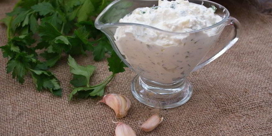 Рецепт соуса из йогурта к курице