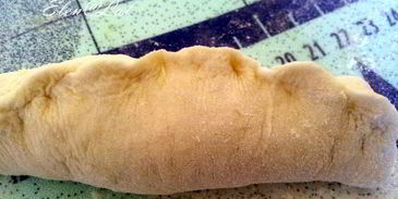 булочки с соусом песто