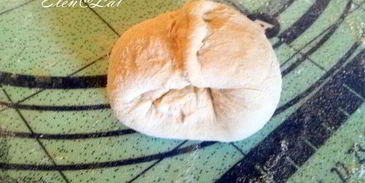 булочки с соусом песто