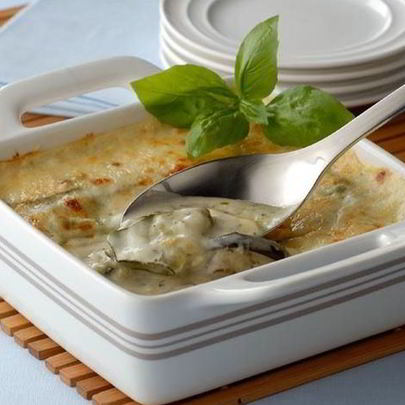 Лазанья из кабачков и баклажан с соусом песто