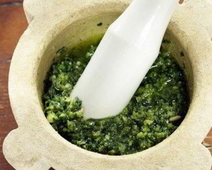 Песто из петрушки, грецких орехов и семян льна