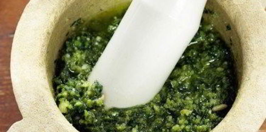 Рецепт песто из петрушки, грецких орехов и семян льна