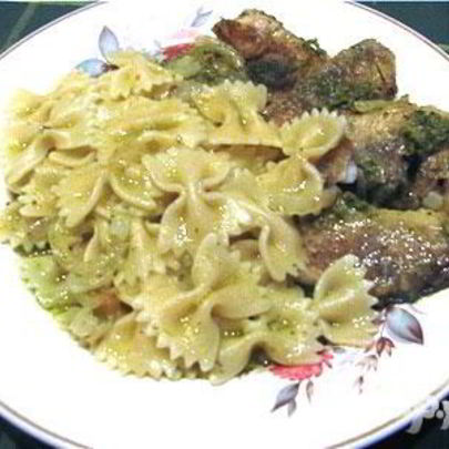 Рыба под соусом песто в горшочках