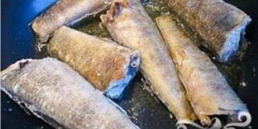 рыба под соусом песто в горшочках