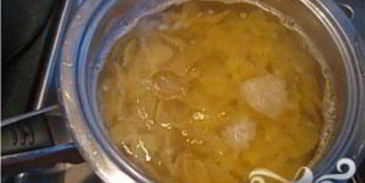 рыба под соусом песто в горшочках