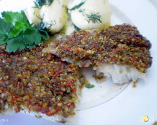 Рыба запеченная с соусом песто