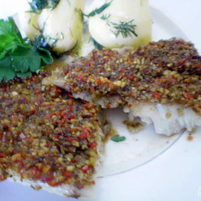 Рыба запеченная с соусом песто
