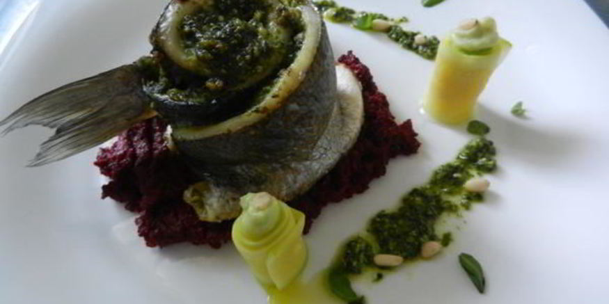 Рецепт сибаса, запеченого с соусом песто