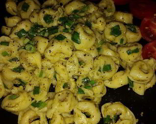 Тортеллини с соусом песто