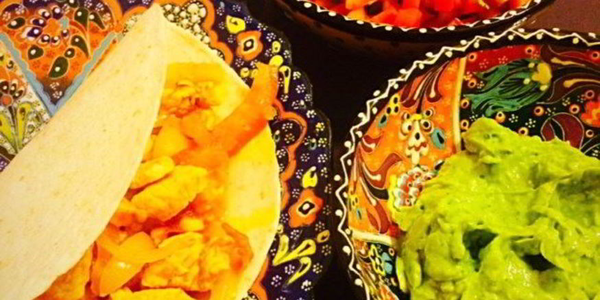 Рецепт фахитас с курицей с соусами сальса и гуакамоле