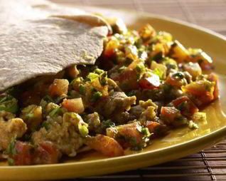 Лепешка с яйцом и соусом сальса