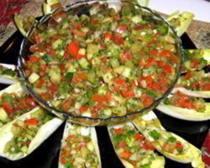 Острая сальса с огурцами и сладким перцем