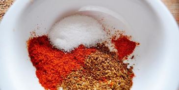 персиковая сальса с чипсами из лаваша