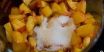 персиковая сальса с кинзой, мятой и имбирем