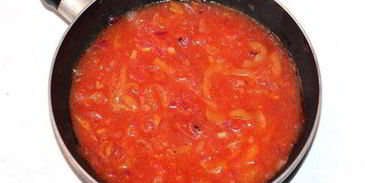 пирожки эмпанадас с соусом сальса