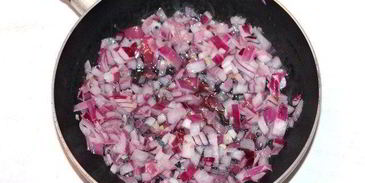 пирожки эмпанадас с соусом сальса