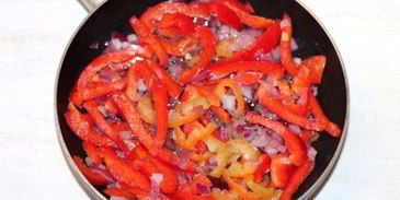 пирожки эмпанадас с соусом сальса