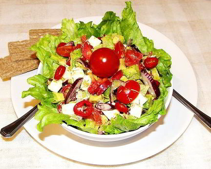 Разноцветная сальса с брынзой