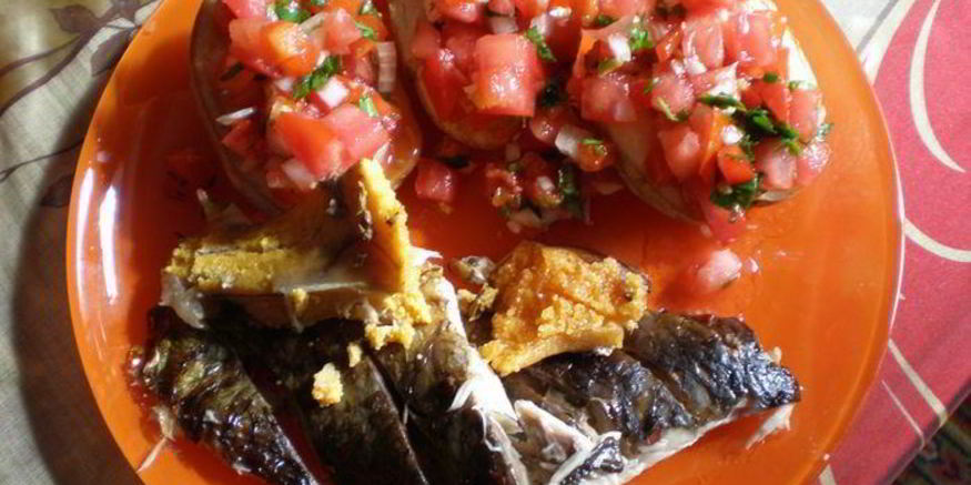 Рецепт рыбы запеченной, картошечки и соус сальса