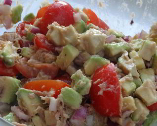 Сальса из авокадо с тунцом