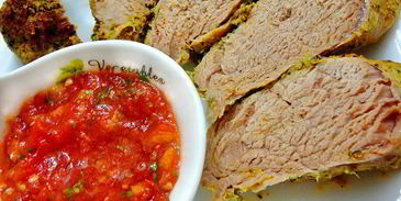 свиная вырезка маринованная в кинзе и томатная сальса