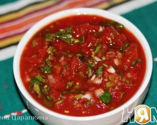 Томатная сальса с кинзой и луком