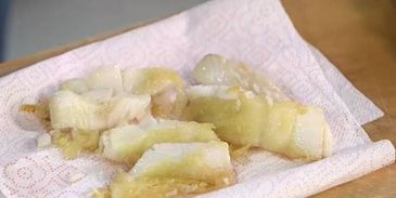 сэндвич с рыбными пальчиками и тартаром