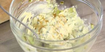 сэндвич с рыбными пальчиками и тартаром