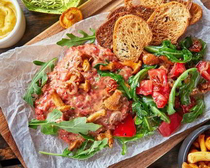 Тартар из бычка с лисичками