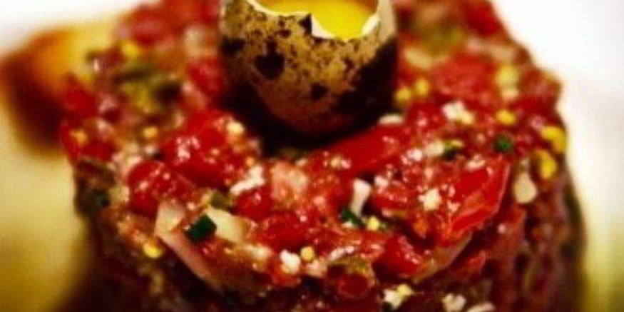 Рецепт тартара из говядины с анчоусами и корнишонами