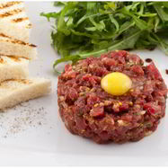 Рецепт Тартара из говядины с каперсам, грибами и красным луком