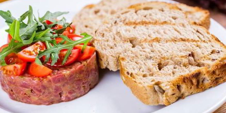 Рецепт тартара из говядины с каперсами и помидорами