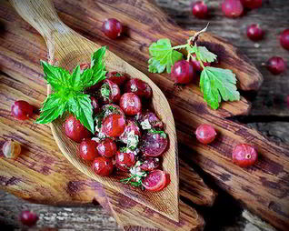 Тартар из красного крыжовника