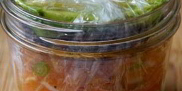 тартар из лосося и авокадо