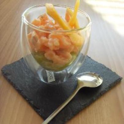 Тартар из лосося и лука-порея