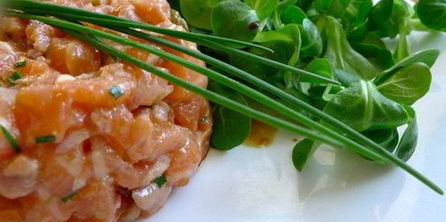 Рецепт тартара из лосося с каперсами